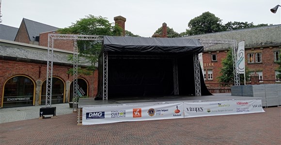 230623 Podium